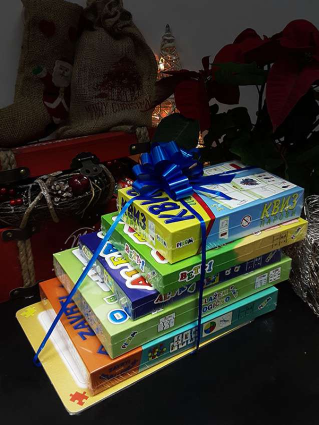 _NOVOGODIŠNJI PAKETIĆ za 3 do 4 g. ZA 2479,40 DIN