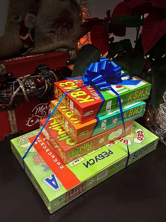 _NOVOGODIŠNJI PAKETIĆ za 7+ g. (G) ZA 2487,10 DIN